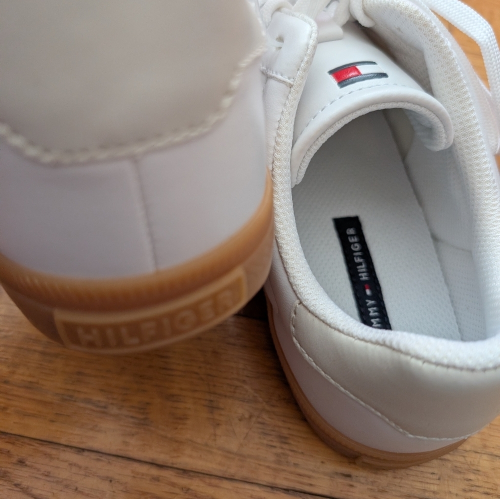 NWOT Tommy Hilfiger White & Beige Sneakers - Picture 8 of 9